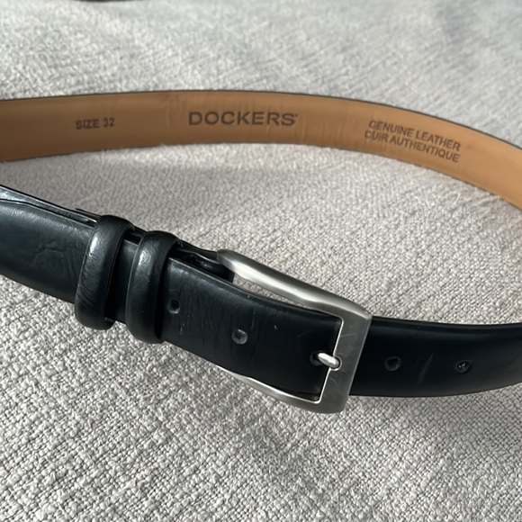 Dockers black leather belt - size 32 - Picture 2 of 8